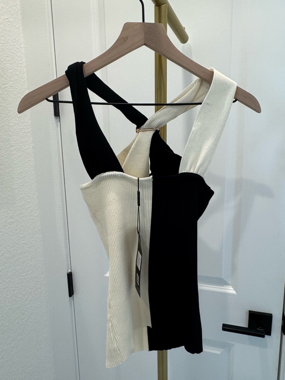 Colorblock Black and Cream Ribbed Top - Picture 2 of 4